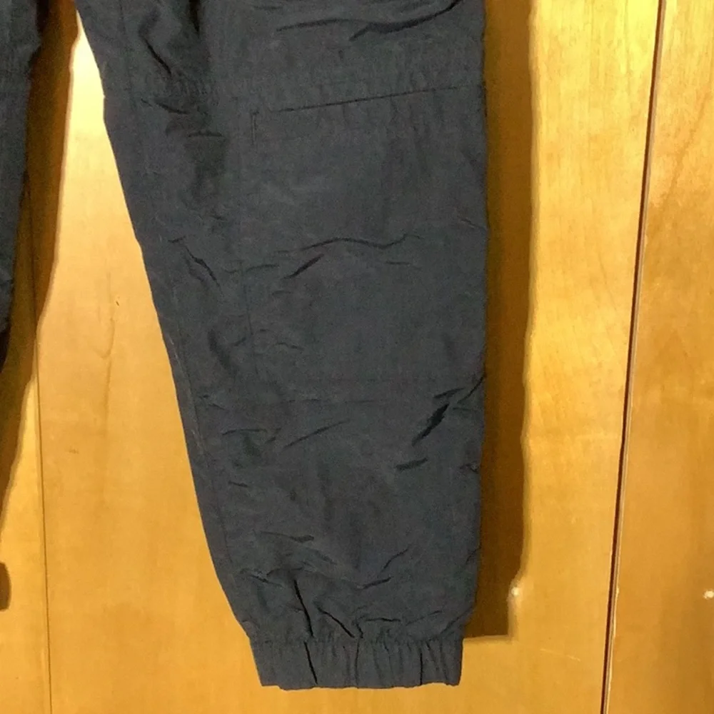 Urban Outfitters navy nylon cargo pants, size medium - Picture 6 of 8
